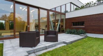 Comfortable Villa in Green