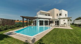 Renovated Villa Water Front